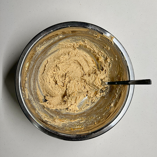 Mix the banana, oat powder, and peanut butter into a batter